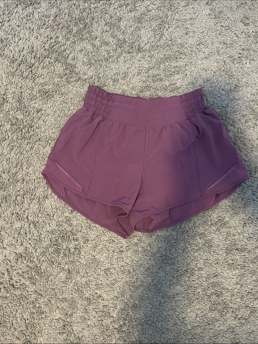 Lululemon size 4 hotty hot high rise 2.5 inch shorts